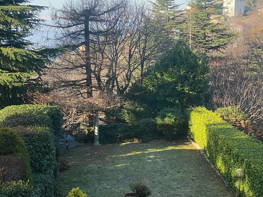 Immagine 40 di Quadrilocale in vendita  a Brunate