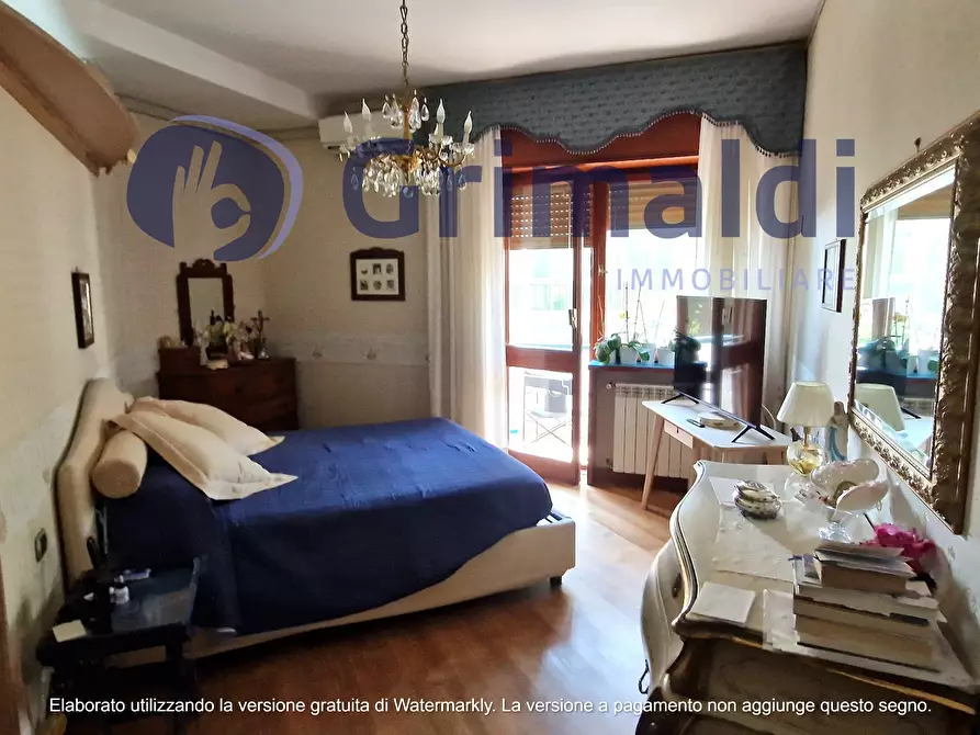 Immagine 20 di Pentalocale in vendita  in Via Pietro Castellino 141 a Napoli