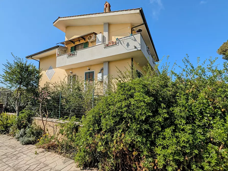 Immagine 1 di Trilocale in vendita  in Via Etna 10/d a Aprilia