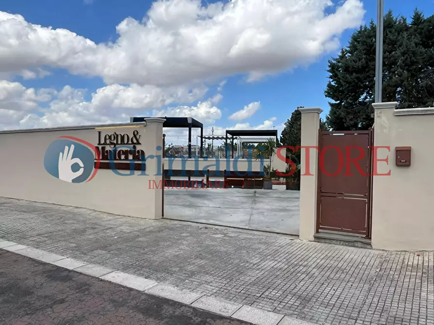 Immagine 1 di Magazzino in vendita  in Viale Giovanni Paolo II 71 a Lecce