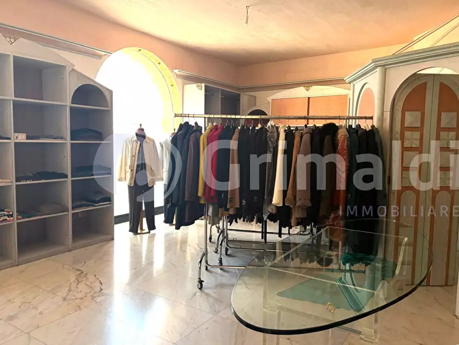 Immagine 12 di Locale commerciale in vendita  in Via Aldo Moro 89 a Tuglie