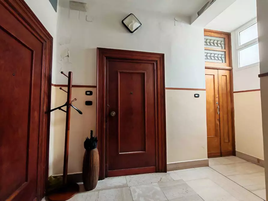 Immagine 3 di Trilocale in vendita  in Via Cristoforo Colombo 113 a Brindisi