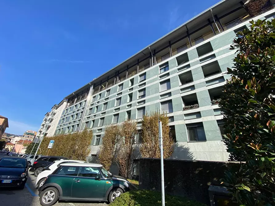 Immagine 19 di Trilocale in vendita  in VIA EINAUDI 4 a Como