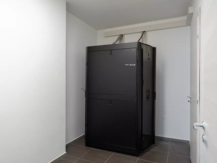 Immagine 16 di Ufficio in vendita  in Via Colonnello Archimede Costadura 2C a Lecce