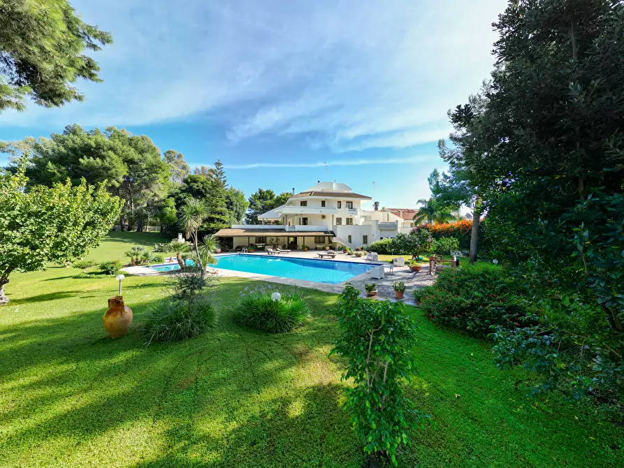 Immagine 10 di Villa in vendita  in Via Venosa 5 a Lecce