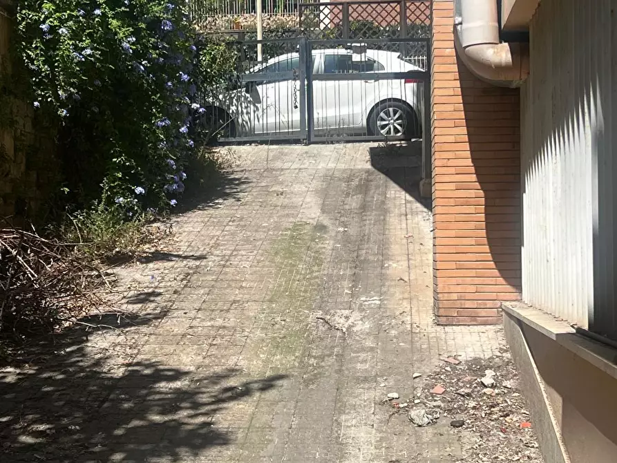 Immagine 1 di Magazzino in vendita  in Via Alfredo Panzini a Roma