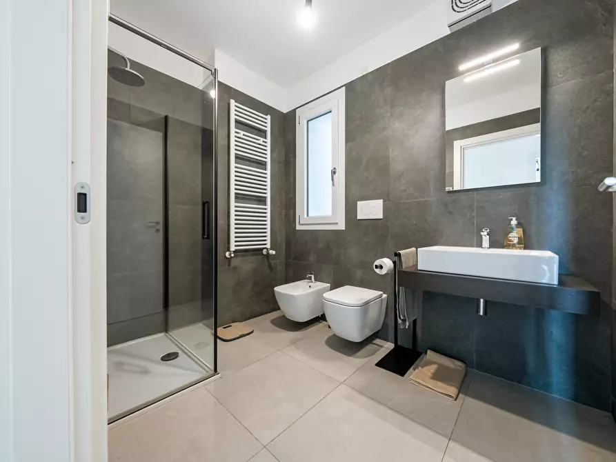 Immagine 10 di Appartamento in vendita  in Viale Pablo Neruda a Roma