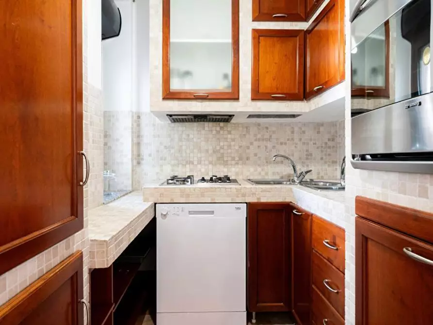 Immagine 8 di Quadrilocale in vendita  in Via Salvatore Matarrese 10 a Bari