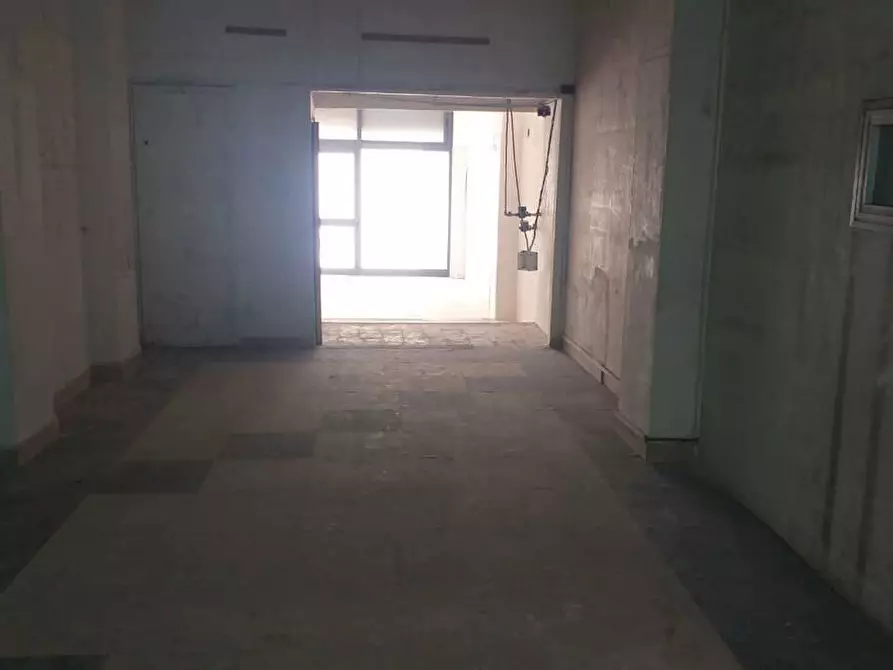 Immagine 11 di Locale commerciale in vendita  in Via Garibaldi 130 a Messina