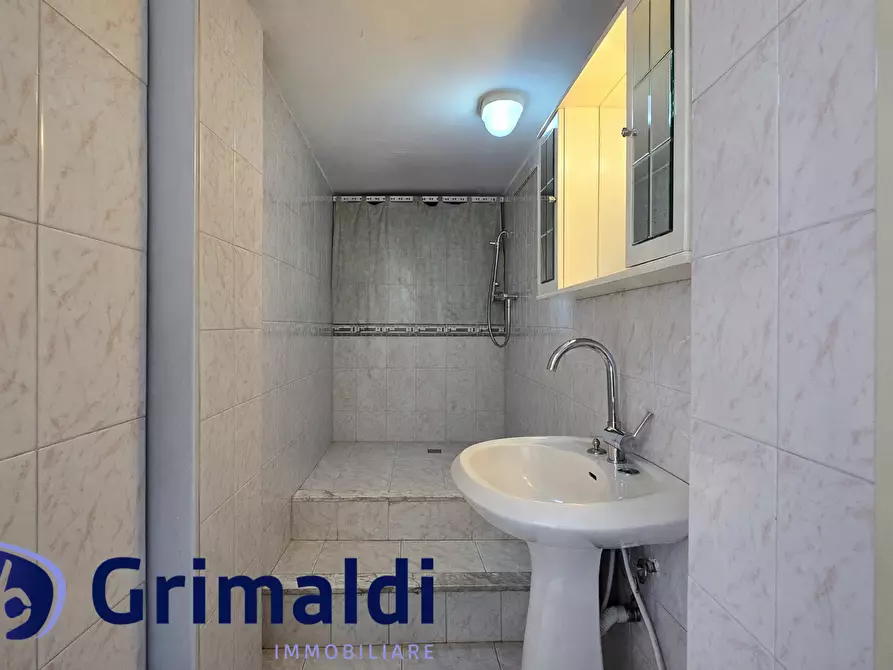 Immagine 15 di Quadrilocale in vendita  in Via Chiatamone a Napoli