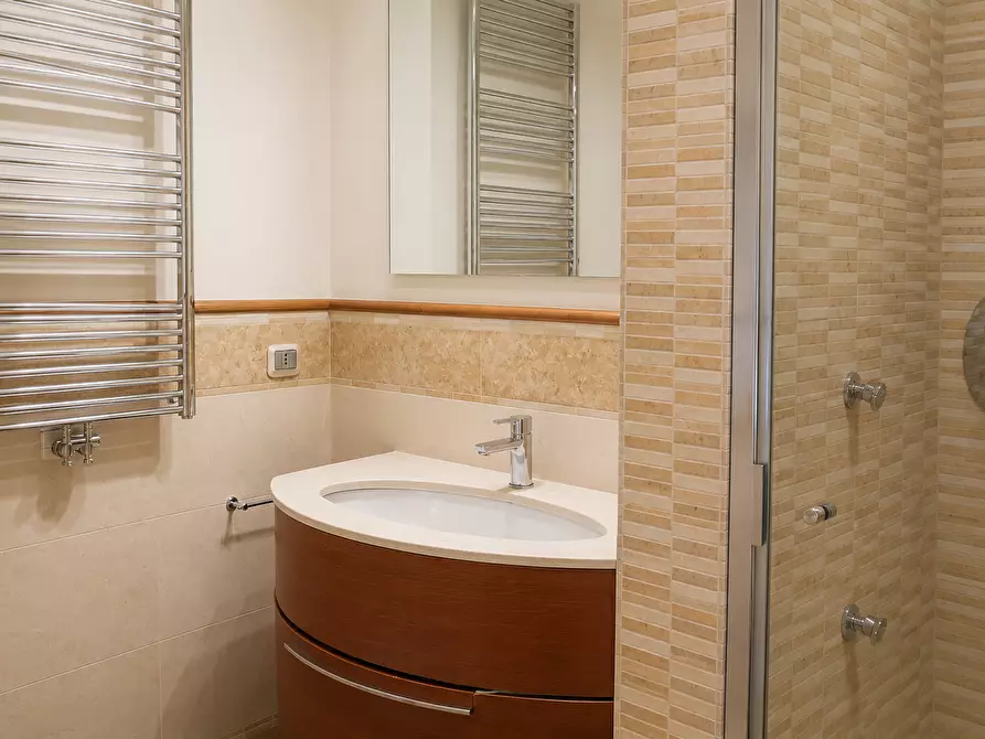 Immagine 18 di Palazzo in vendita  in Viale Unità D'Italia 18 a Fasano