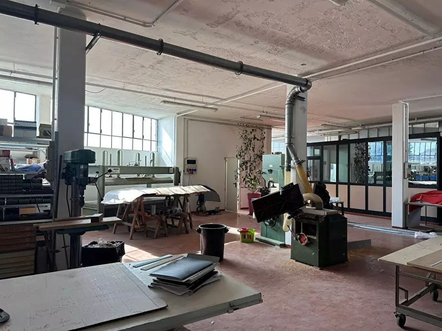 Immagine 14 di Laboratorio in vendita  in via Canturina 5 a Capiago Intimiano