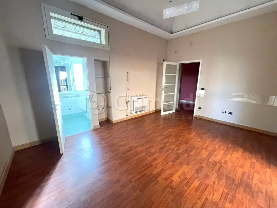 Immagine 1 di Ufficio in affitto  a Giugliano In Campania