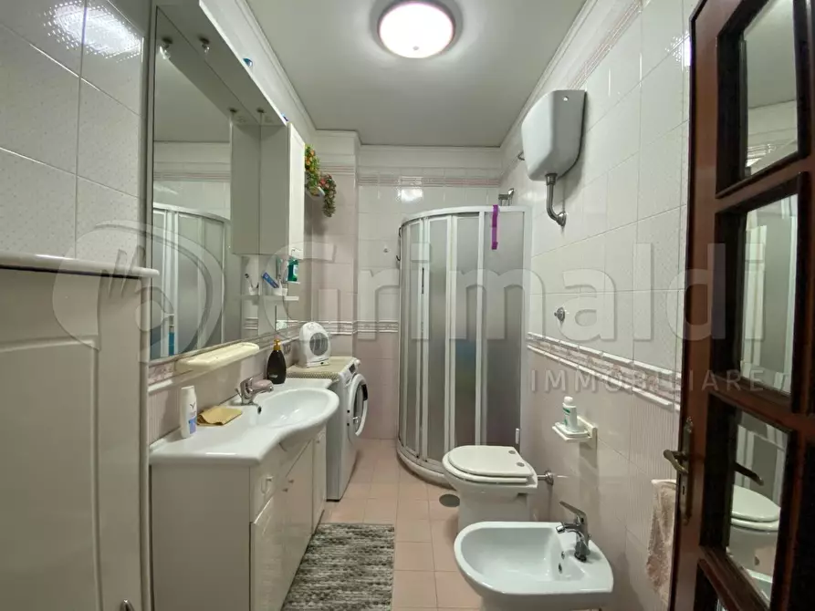 Immagine 16 di Trilocale in vendita  a Giugliano In Campania