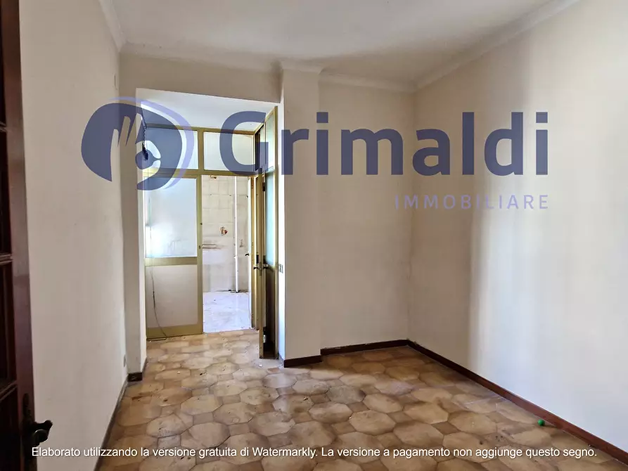 Immagine 13 di Pentalocale in vendita  in Via Michelangelo Schipa 91 a Napoli