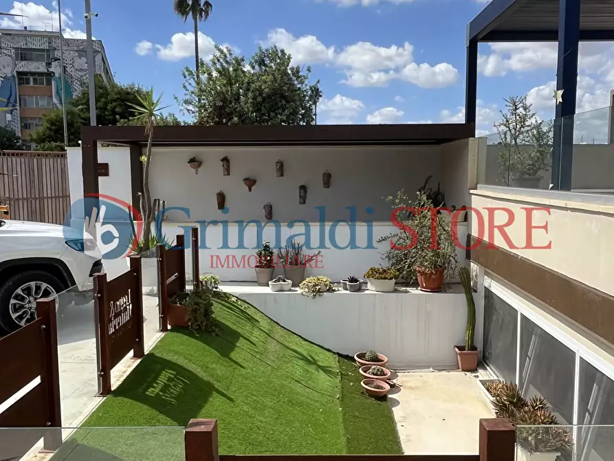 Immagine 10 di Magazzino in vendita  in Viale Giovanni Paolo II 71 a Lecce