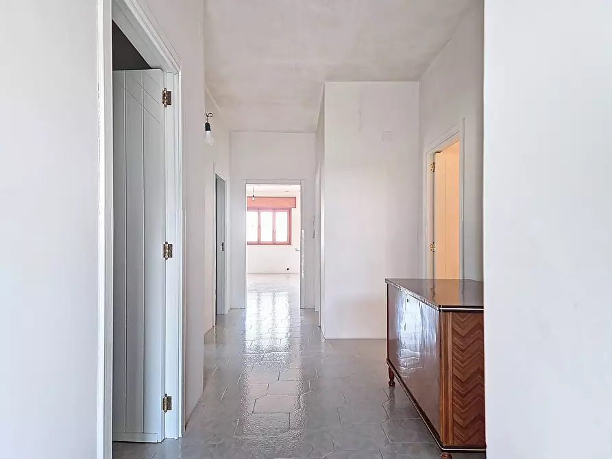 Immagine 29 di Pentalocale in vendita  in Via Fogazzaro Antonio 4 a Erchie