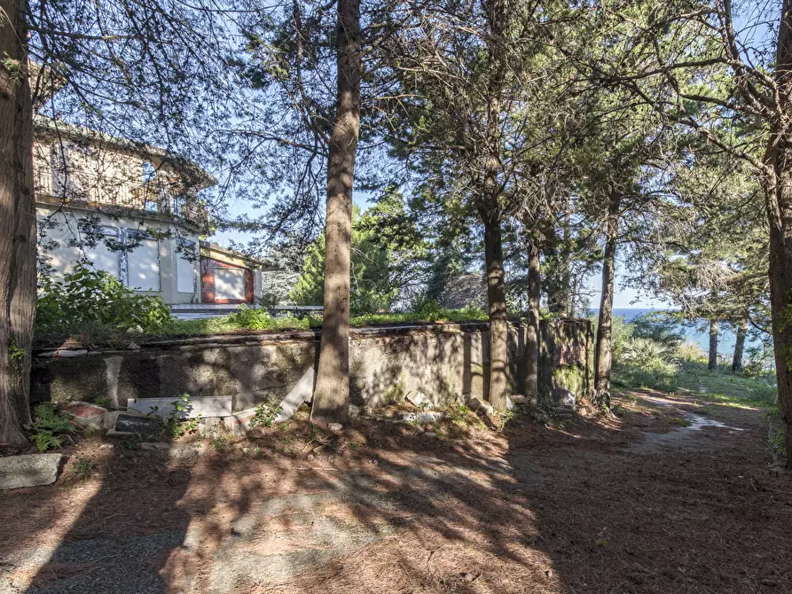 Immagine 14 di Villa in vendita  in Contrada Piano Rocca snc a Messina