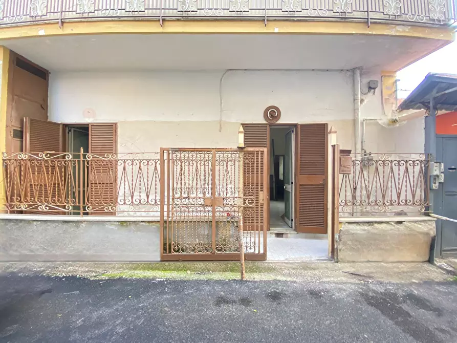 Immagine 2 di Appartamento in vendita  a Giugliano In Campania