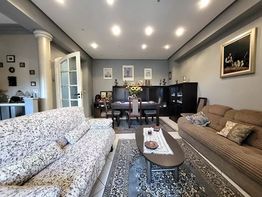 Immagine 12 di Trilocale in vendita  in Via Gaetano Donizetti 13 a Taormina