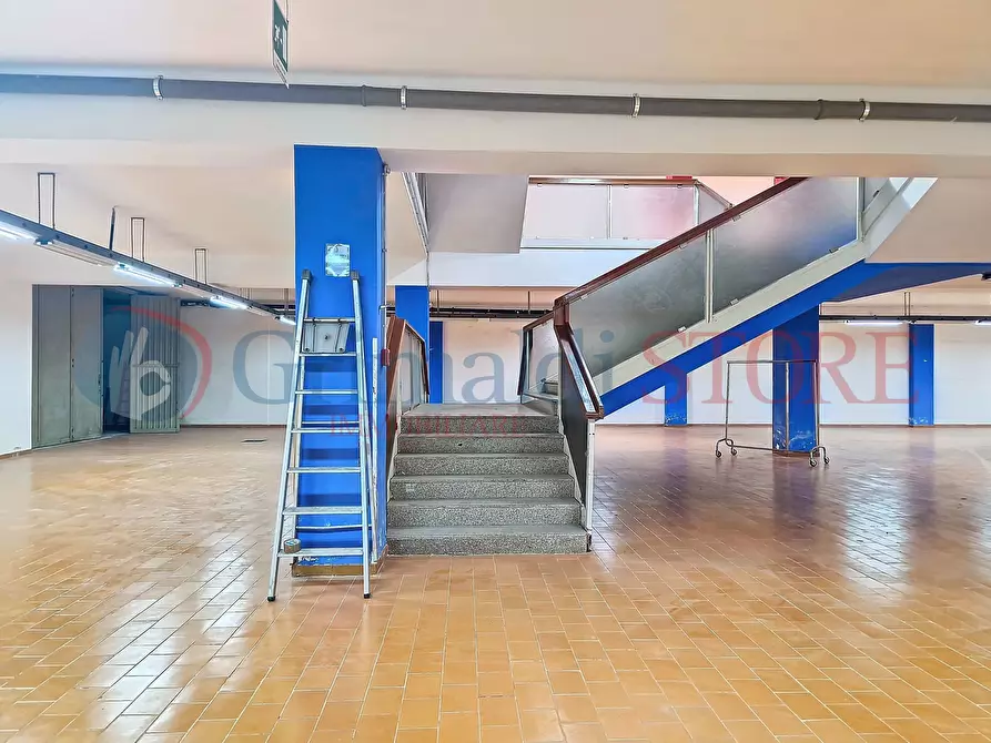 Immagine 30 di Attività commerciale in vendita  a Francavilla Fontana