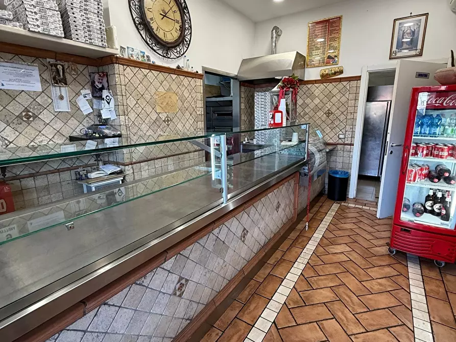 Immagine 2 di Locale commerciale in vendita  in Via Santa Maria 160 a Nettuno