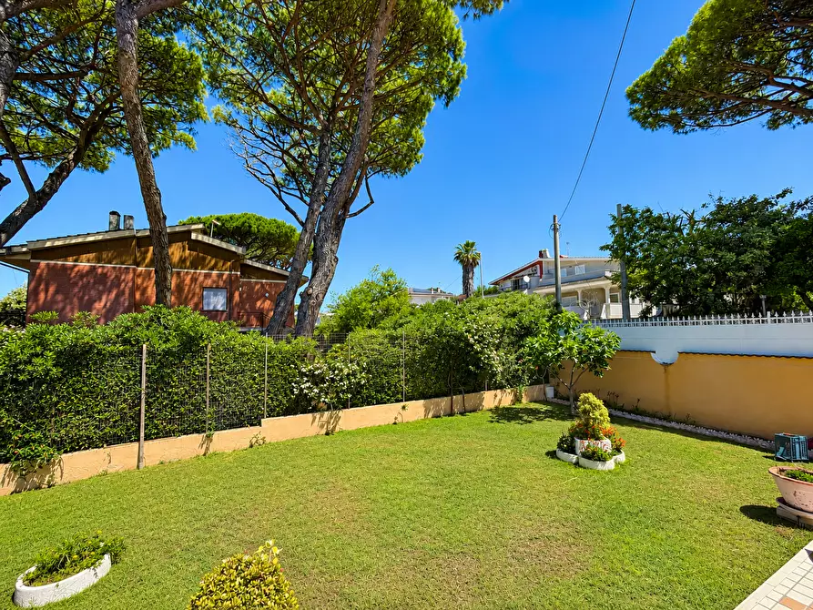 Immagine 10 di Casa indipendente in vendita  in Piazza Salvo D'Acquisto 9 a Anzio