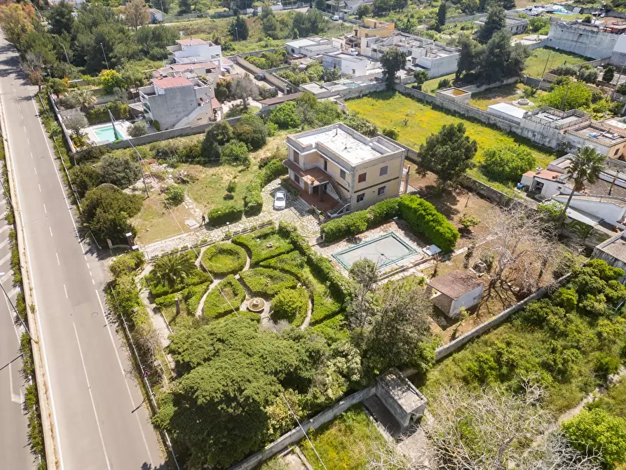 Immagine 17 di Villa in vendita  in Via Camaiore 2 a Lecce