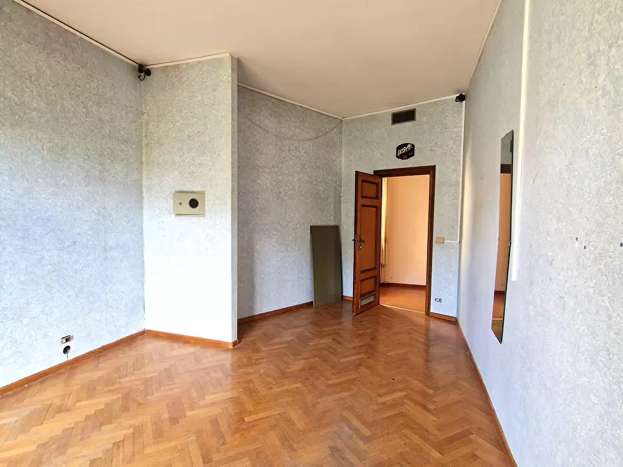 Immagine 16 di Pentalocale in vendita  in Via michele Pironti 1/B a Avellino