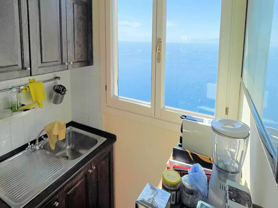 Immagine 11 di Porzione di casa in vendita  a Camogli