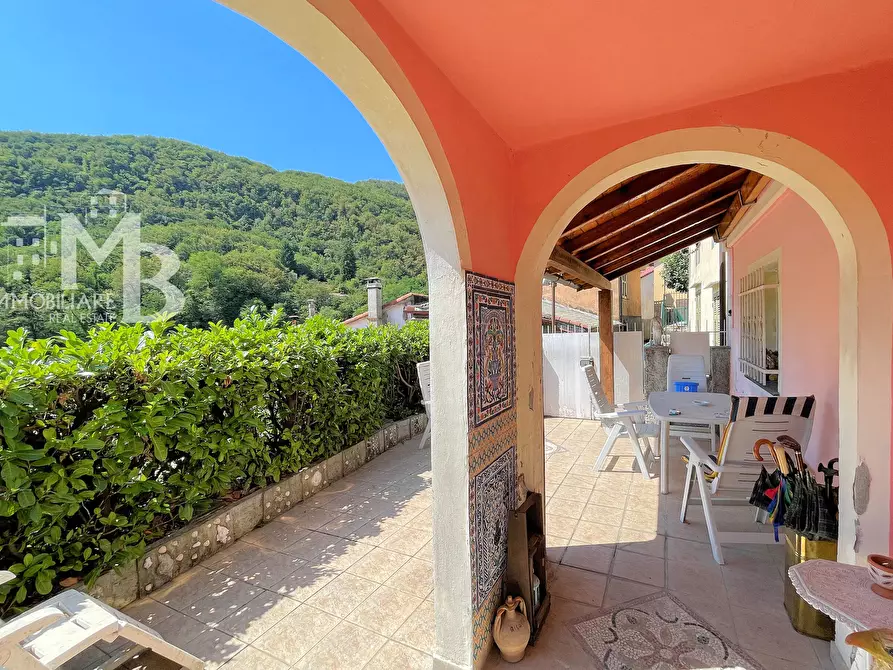 Immagine 4 di Casa semindipendente in vendita  in Frazione Pannesi 107 a Lumarzo