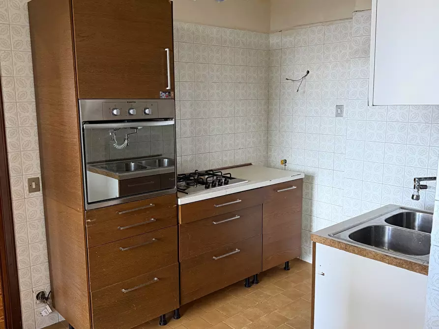 Immagine 3 di Trilocale in vendita  in Via Pietro Gori a Sarzana