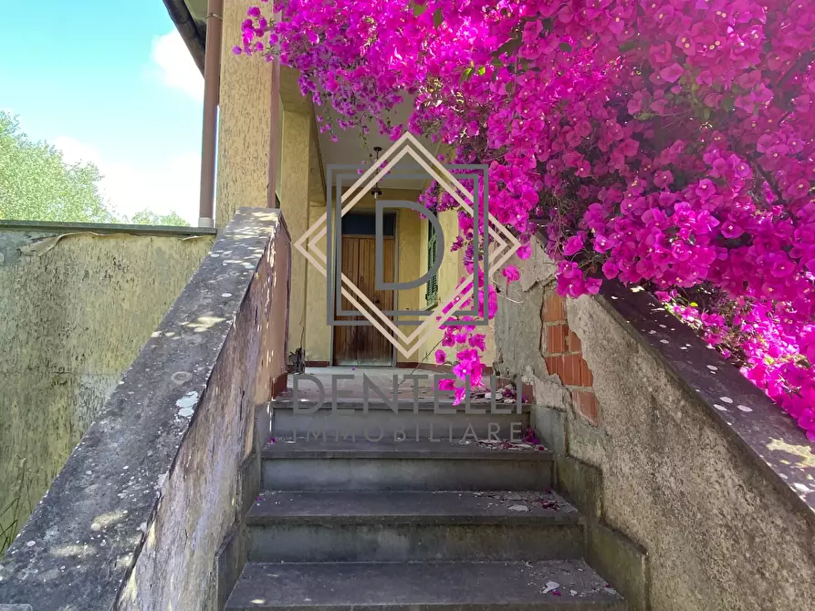 Immagine 14 di Porzione di casa in vendita  a Ameglia