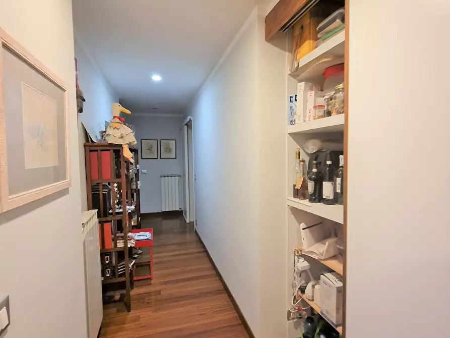 Immagine 5 di Pentalocale in vendita  in Via Socrate Benacci a Sarzana