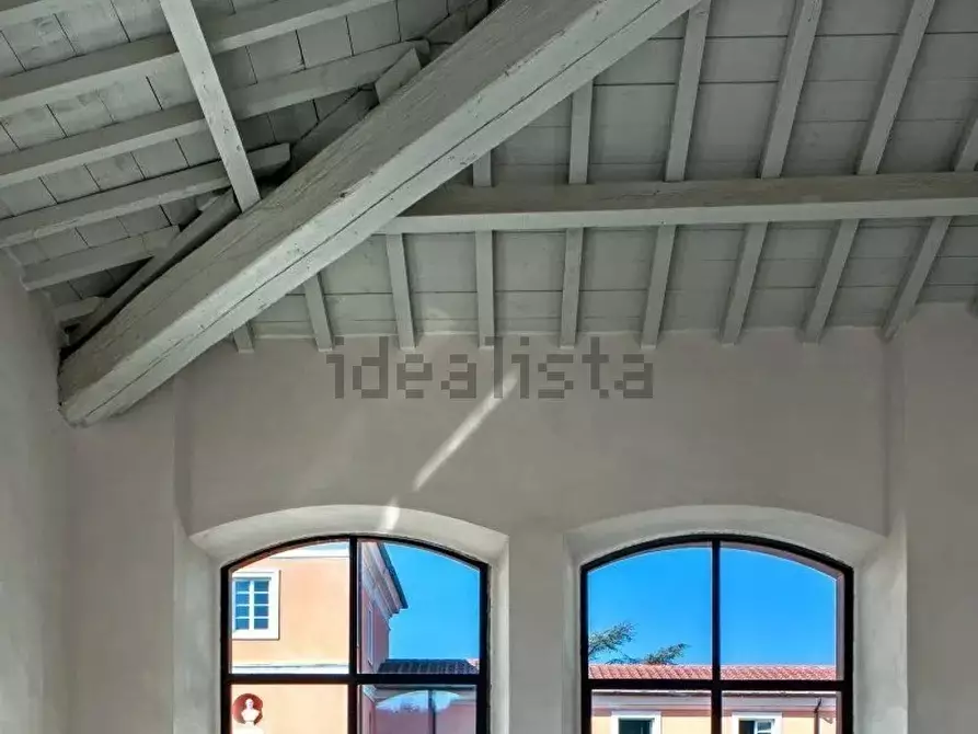 Immagine 10 di Loft/Open space in vendita  a Sarzana