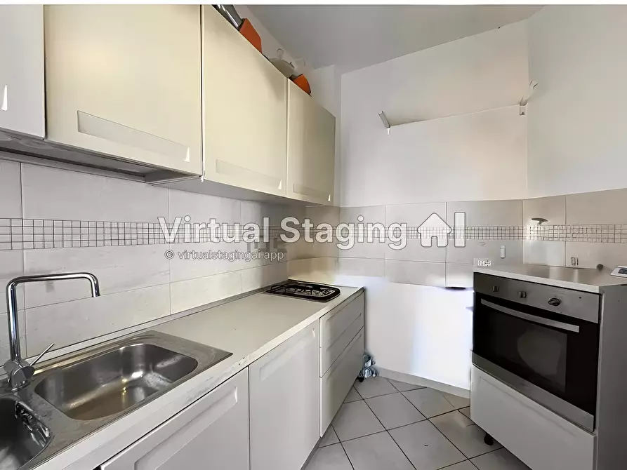 Immagine 2 di Pentalocale in vendita  a Massa