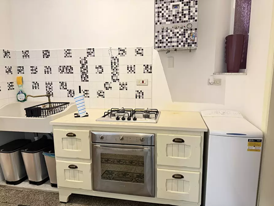 Immagine 10 di Trilocale in vendita  in Piazza Luni a Sarzana