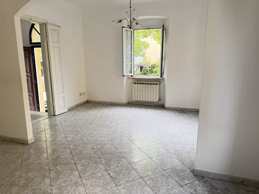 Immagine 7 di Appartamento in vendita  in Viale Giuseppe Mazzini a Sarzana