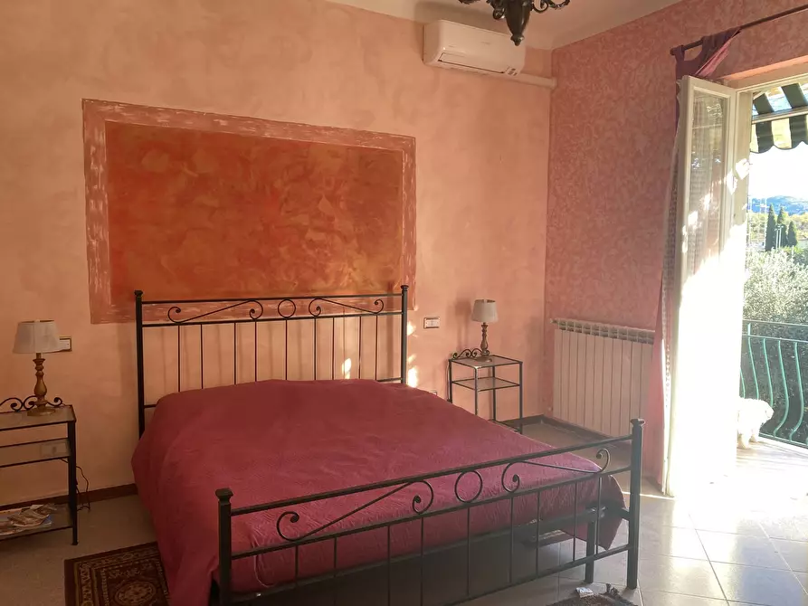 Immagine 14 di Casa indipendente in vendita  a Sarzana