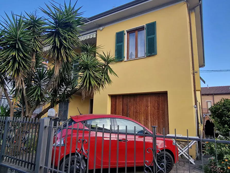 Immagine 2 di Casa indipendente in vendita  a Santo Stefano Di Magra
