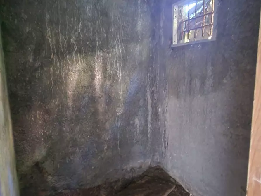 Immagine 33 di Rustico / casale in vendita  a Sarzana