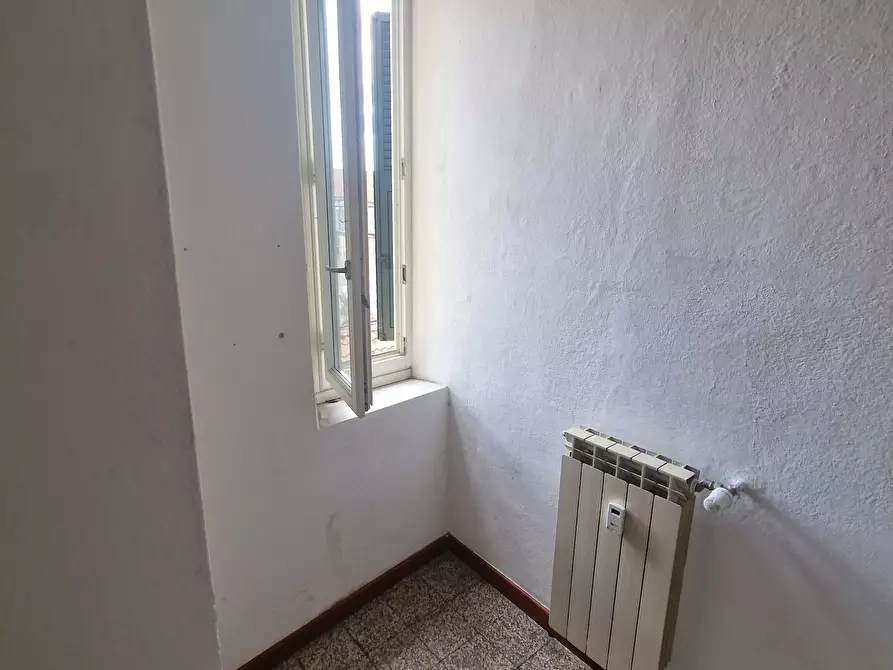 Immagine 23 di Quadrilocale in affitto  a Sarzana