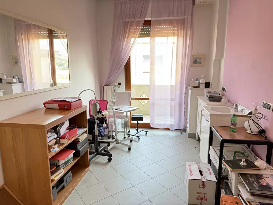 Immagine 11 di Pentalocale in vendita  in Via Salicello 76 a Castelnuovo Magra