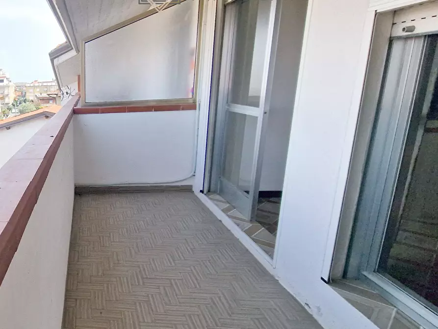 Immagine 13 di Mansarda in vendita  a Ameglia