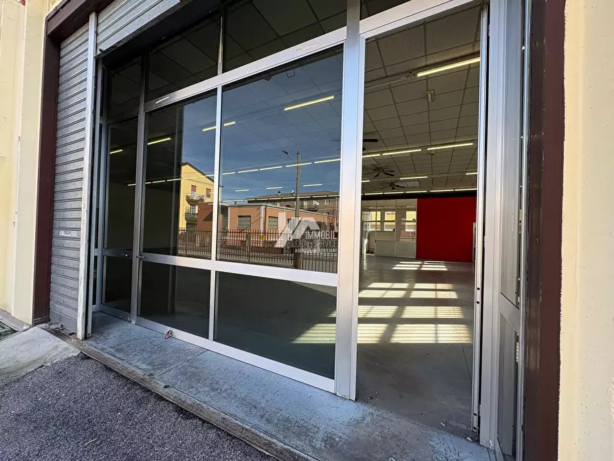 Immagine 9 di Attività artigianale in affitto  in Via Orzinuovi a Brescia