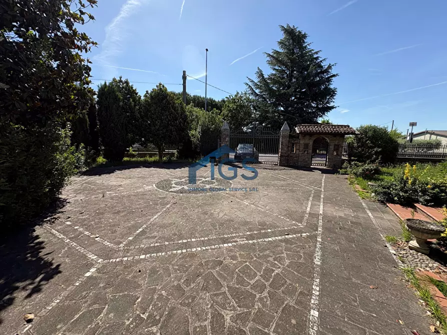 Immagine 33 di Villa in vendita  in Via Santa Giulia 3 a Travagliato