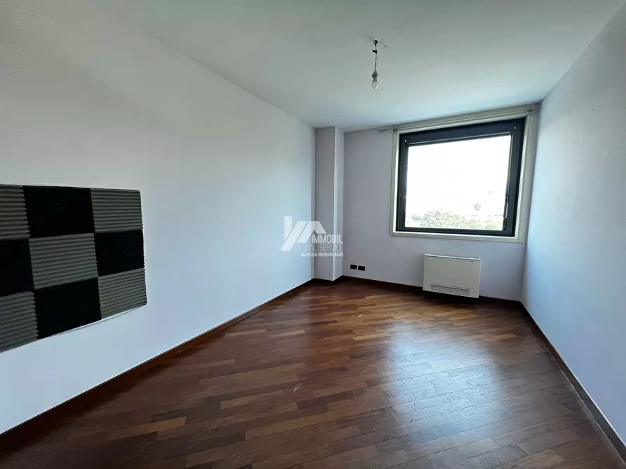 Immagine 14 di Trilocale in vendita  in Via Creta 21 a Brescia