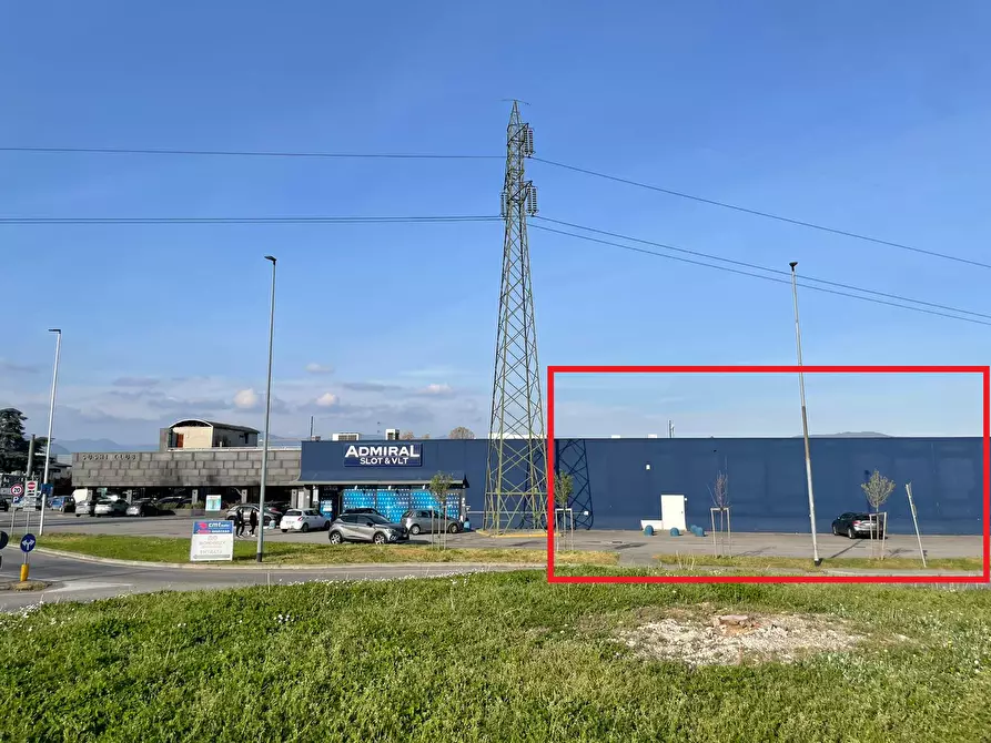 Immagine 3 di Locale commerciale in affitto  in Via Don Bergomi 64 a Brescia