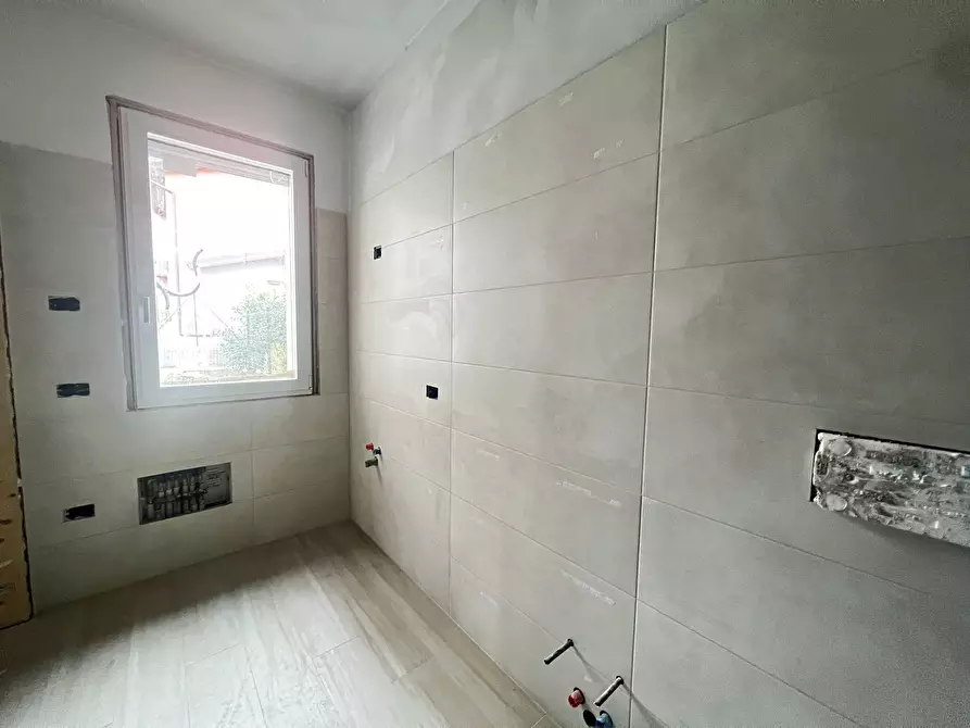 Immagine 4 di Casa trifamiliare in vendita  a Brescia