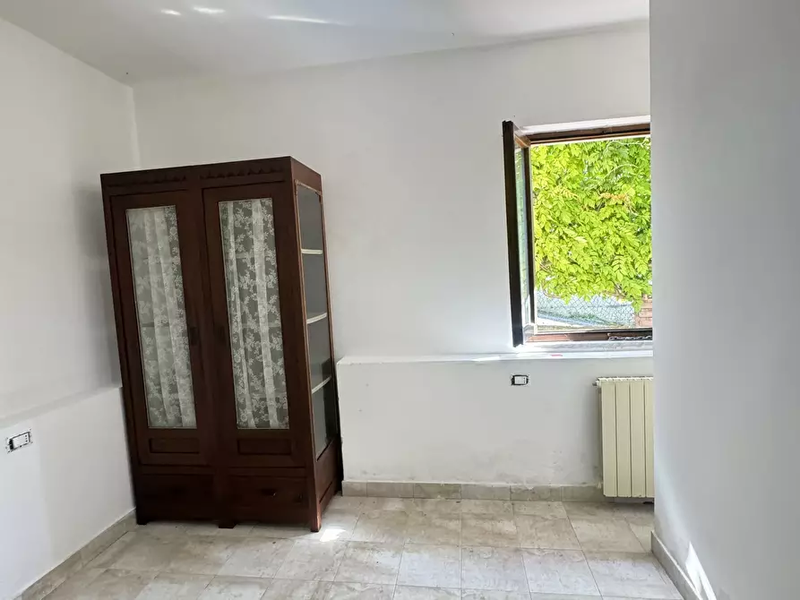 Immagine 17 di Porzione di casa in vendita  a Massa